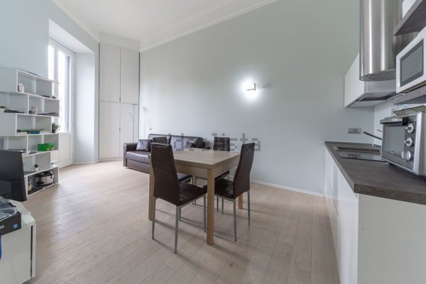 appartamento in vendita a Milano in zona Porta Nuova