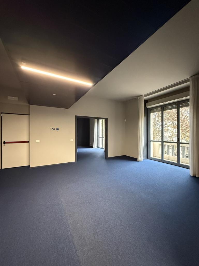 ufficio in vendita a Milano in zona Sempione