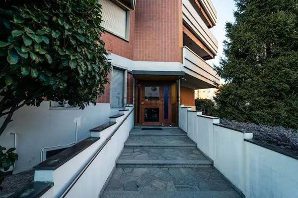 appartamento in vendita a Milano in zona Stadera