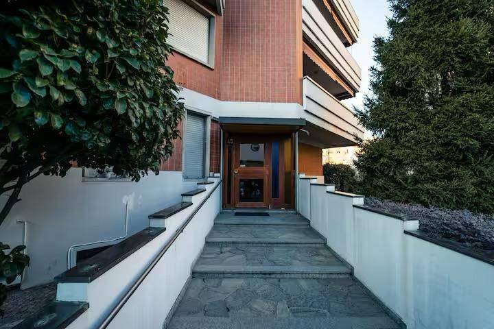 appartamento in vendita a Milano in zona Stadera