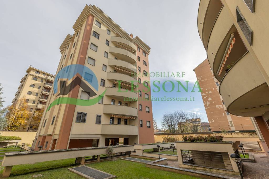 appartamento in vendita a Milano in zona Il Portello