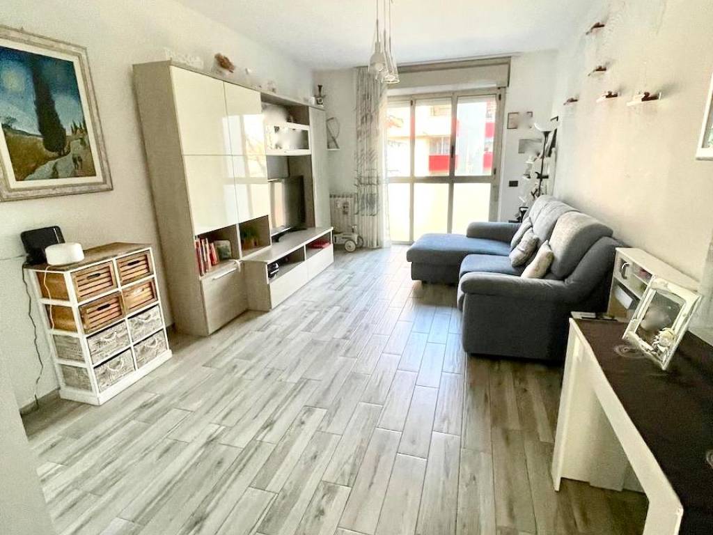 appartamento in vendita a Milano in zona Barona