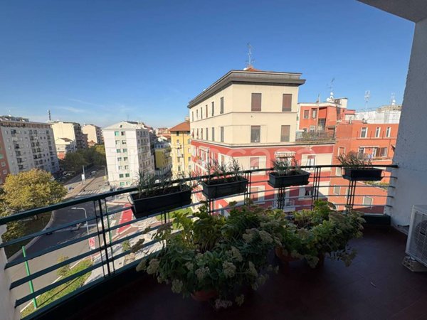 appartamento in vendita a Milano in zona Solari