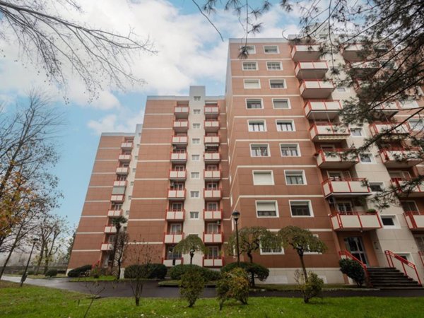 appartamento in vendita a Milano in zona Gratosoglio