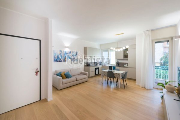 appartamento in vendita a Milano in zona Lorenteggio