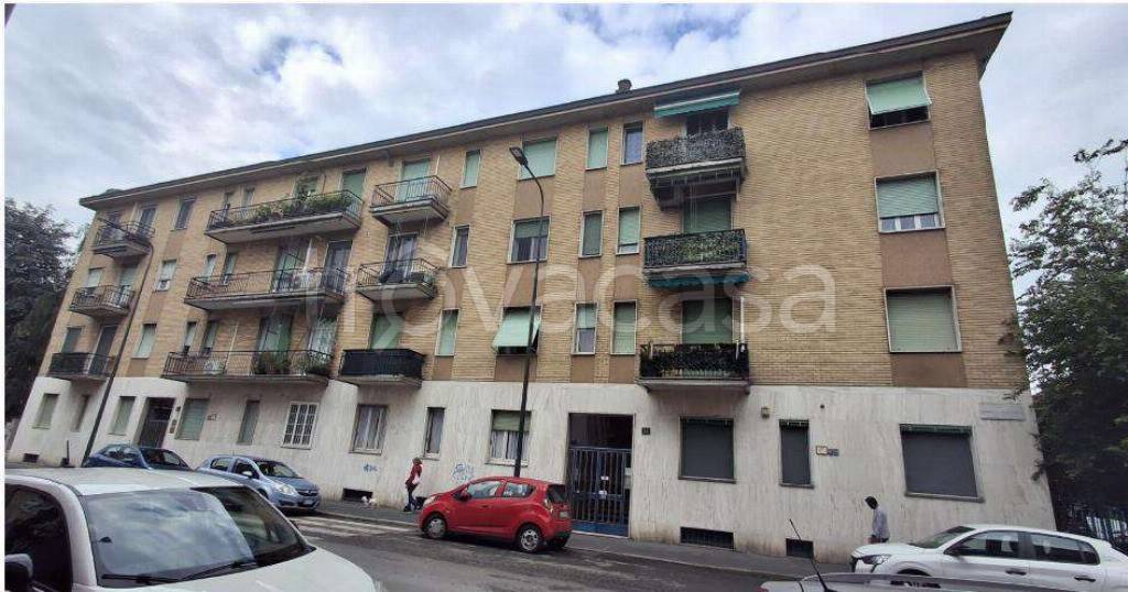 appartamento in vendita a Milano in zona Baggio