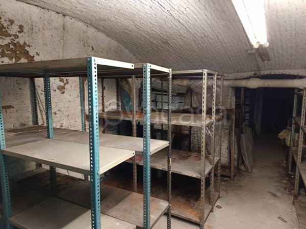 locale commerciale in vendita a Milano in zona Porta Venezia