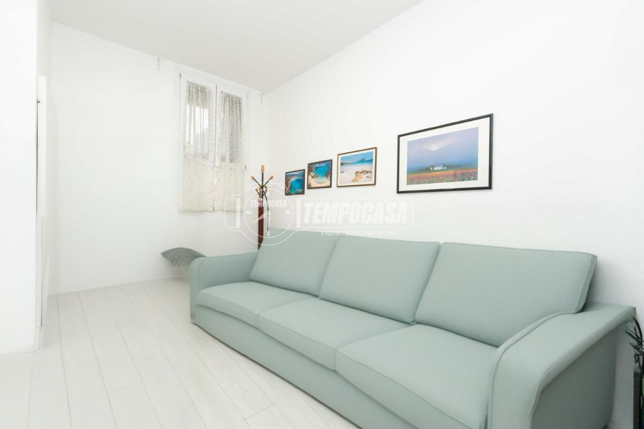 appartamento in vendita a Milano in zona Crescenzago