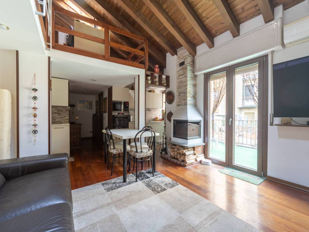 appartamento in vendita a Milano in zona Isola