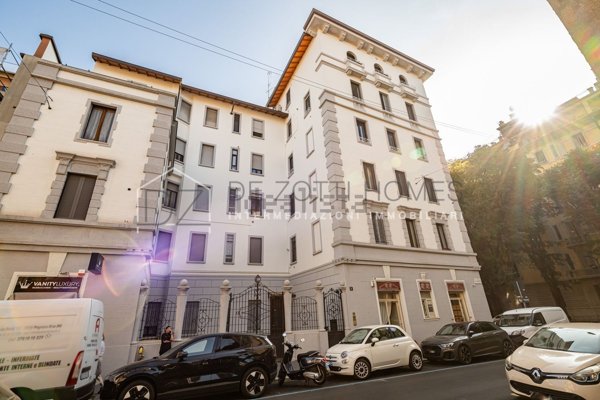 appartamento in vendita a Milano in zona Sempione