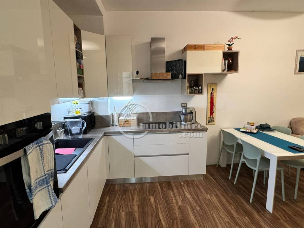 appartamento in vendita a Milano in zona Lorenteggio