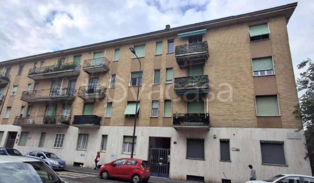 appartamento in vendita a Milano in zona Baggio