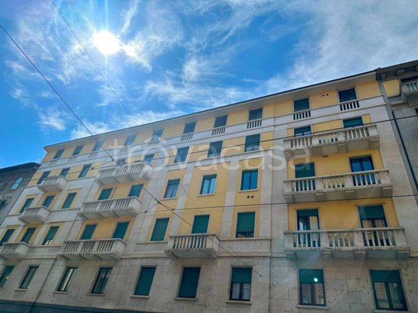 appartamento in vendita a Milano in zona Ponte Seveso