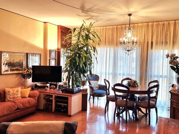appartamento in vendita a Milano in zona Città Studi