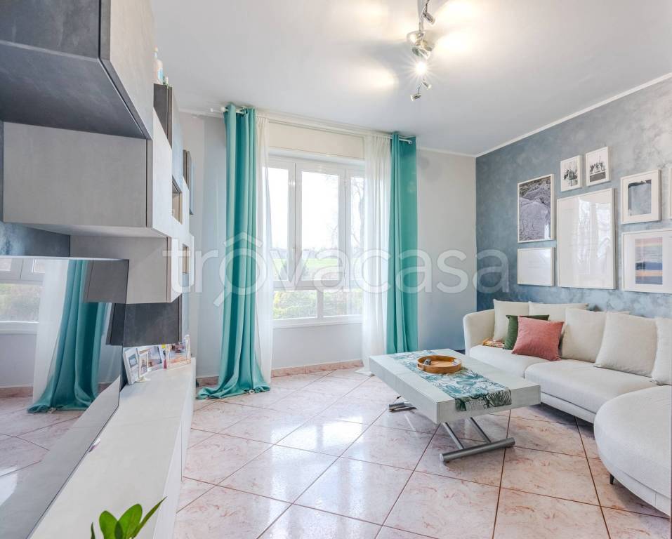 appartamento in vendita a Milano in zona Quartiere degli Olmi