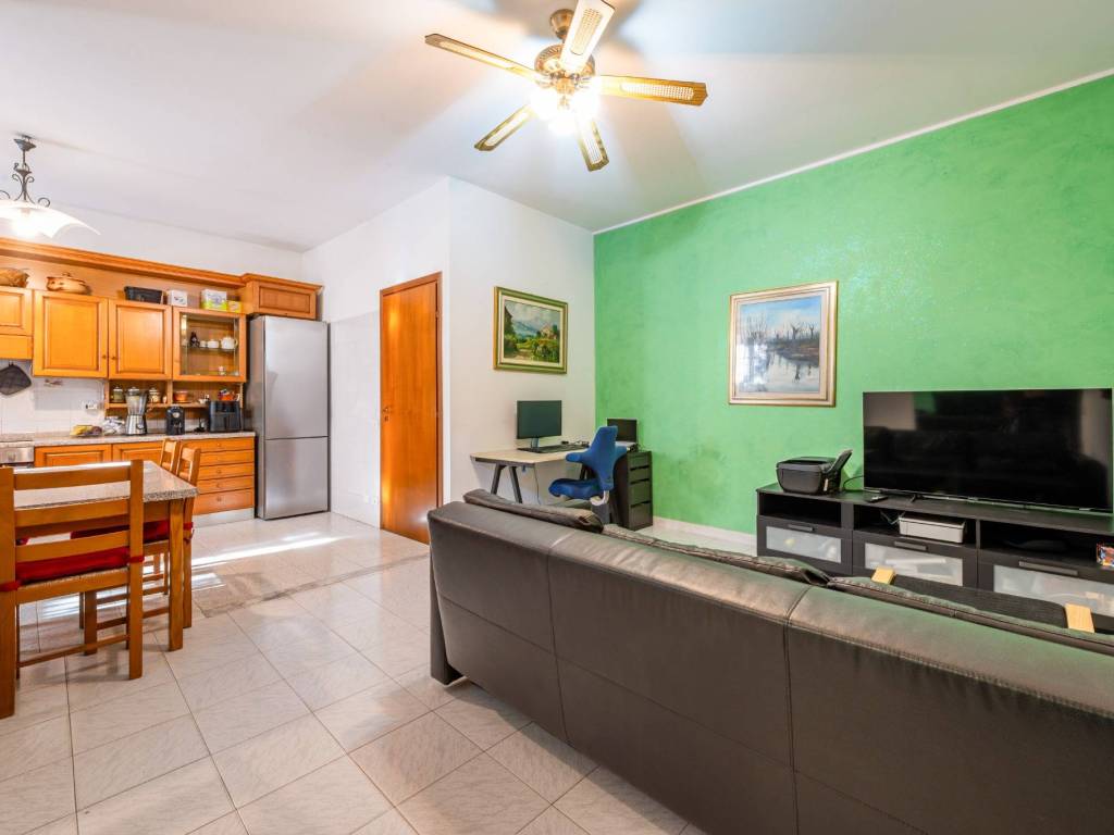 appartamento in vendita a Milano in zona Adriano