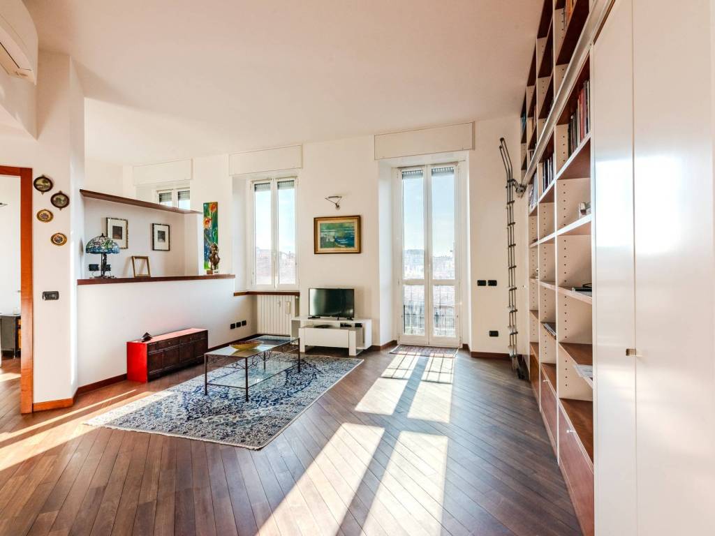 appartamento in vendita a Milano in zona Città Studi