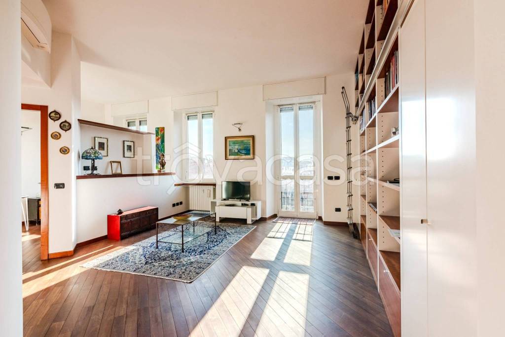 appartamento in vendita a Milano in zona Città Studi