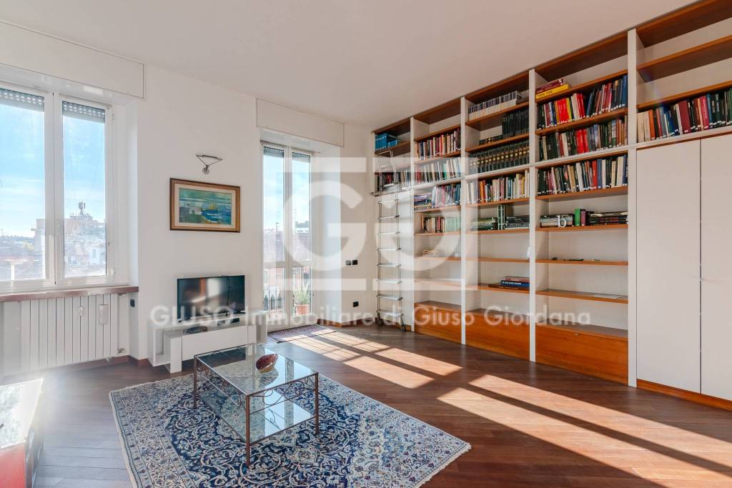 appartamento in vendita a Milano in zona Città Studi