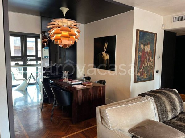 appartamento in vendita a Milano in zona Porta Garibaldi