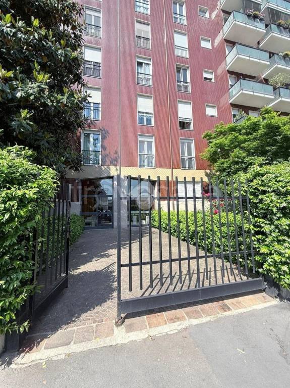 appartamento in vendita a Milano in zona Feltre