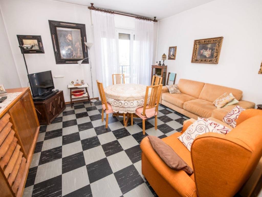 appartamento in vendita a Milano in zona Baggio