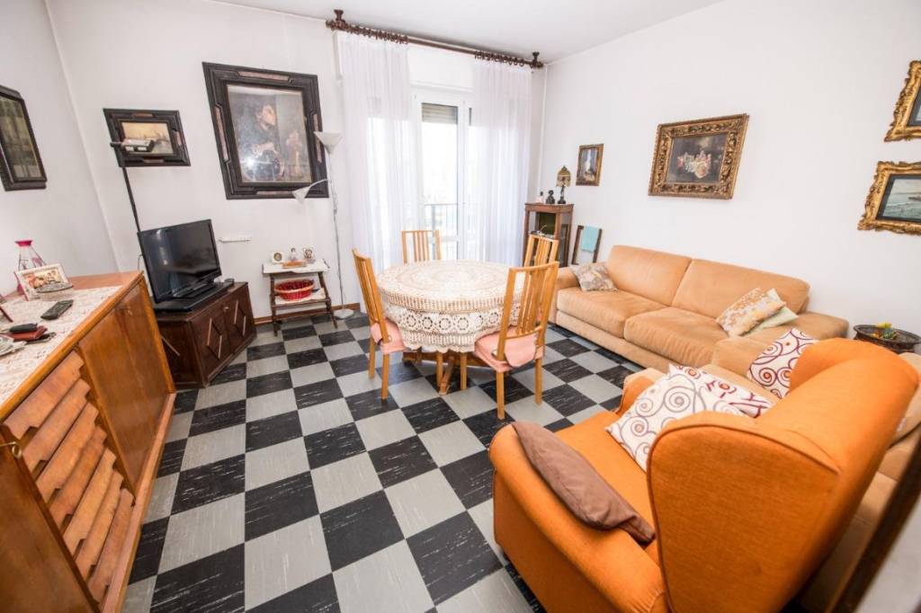 appartamento in vendita a Milano in zona Quartiere degli Olmi