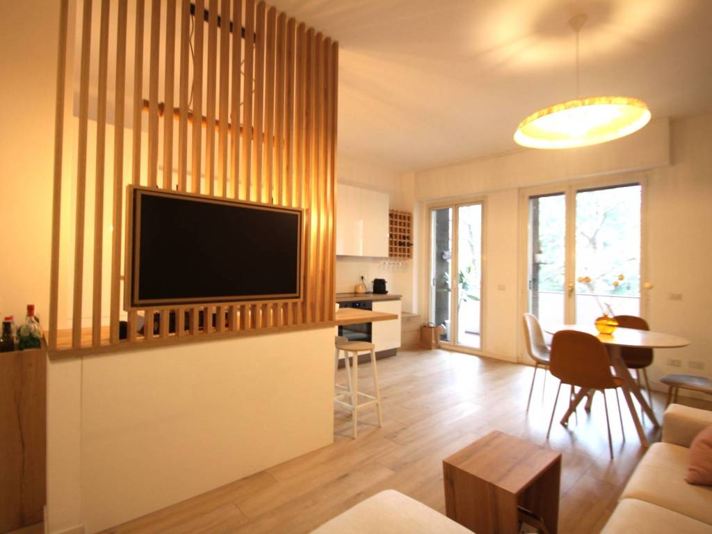 appartamento in vendita a Milano in zona Famagosta
