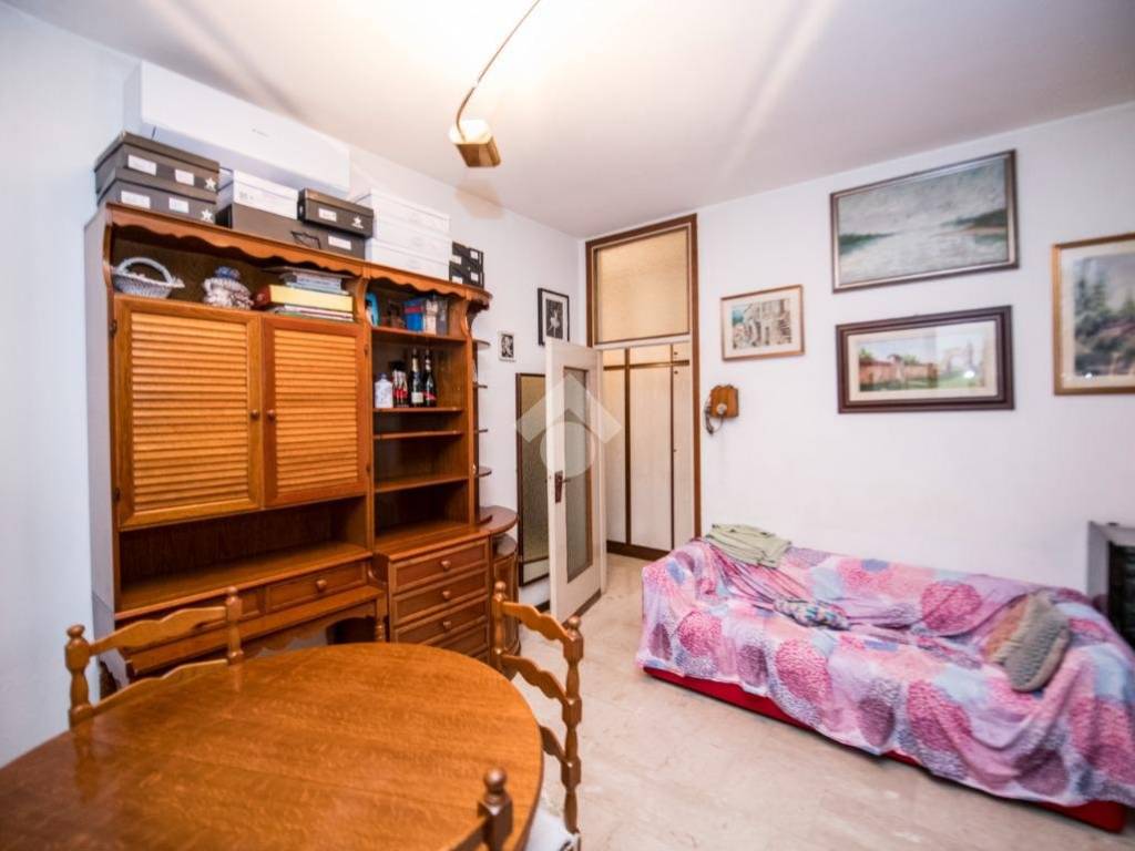 appartamento in vendita a Milano in zona Baggio