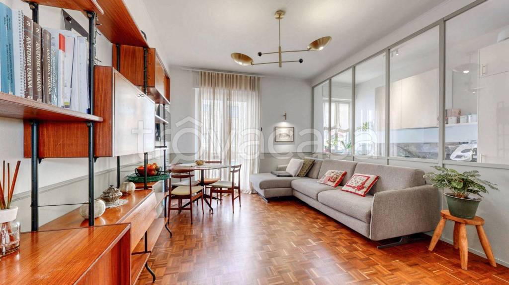 appartamento in vendita a Milano in zona Città Studi