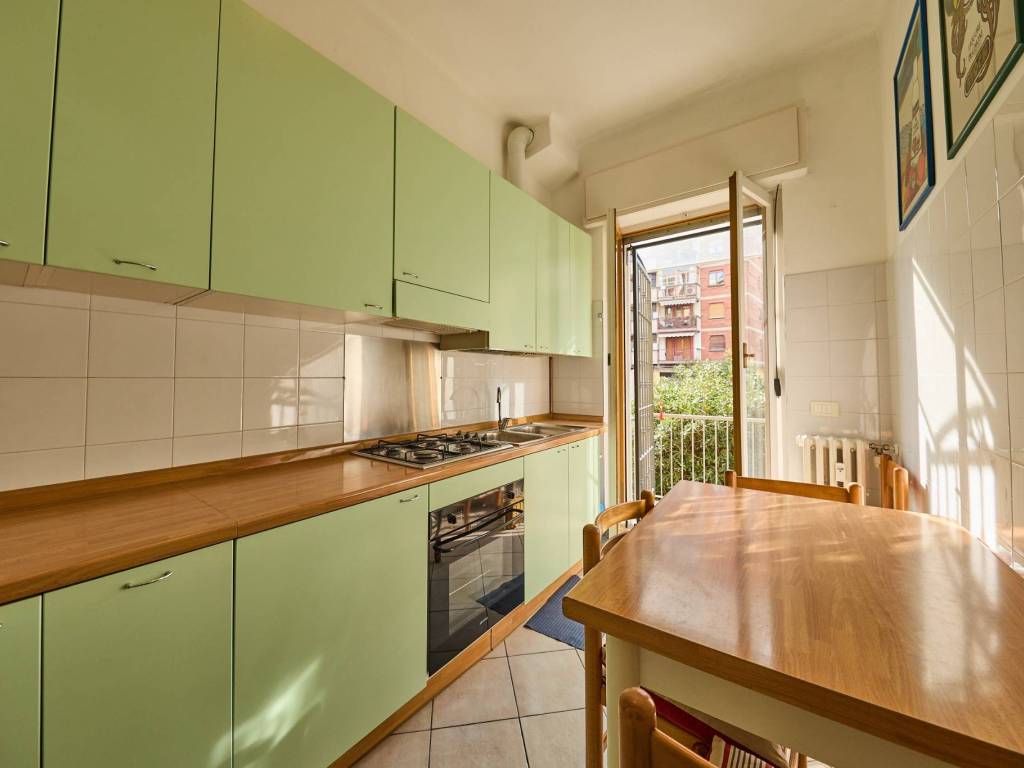 appartamento in vendita a Milano in zona Rembrandt