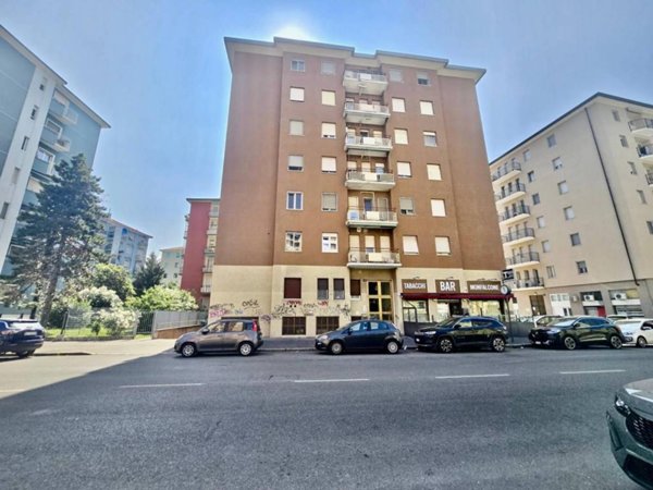 appartamento in vendita a Milano in zona Adriano