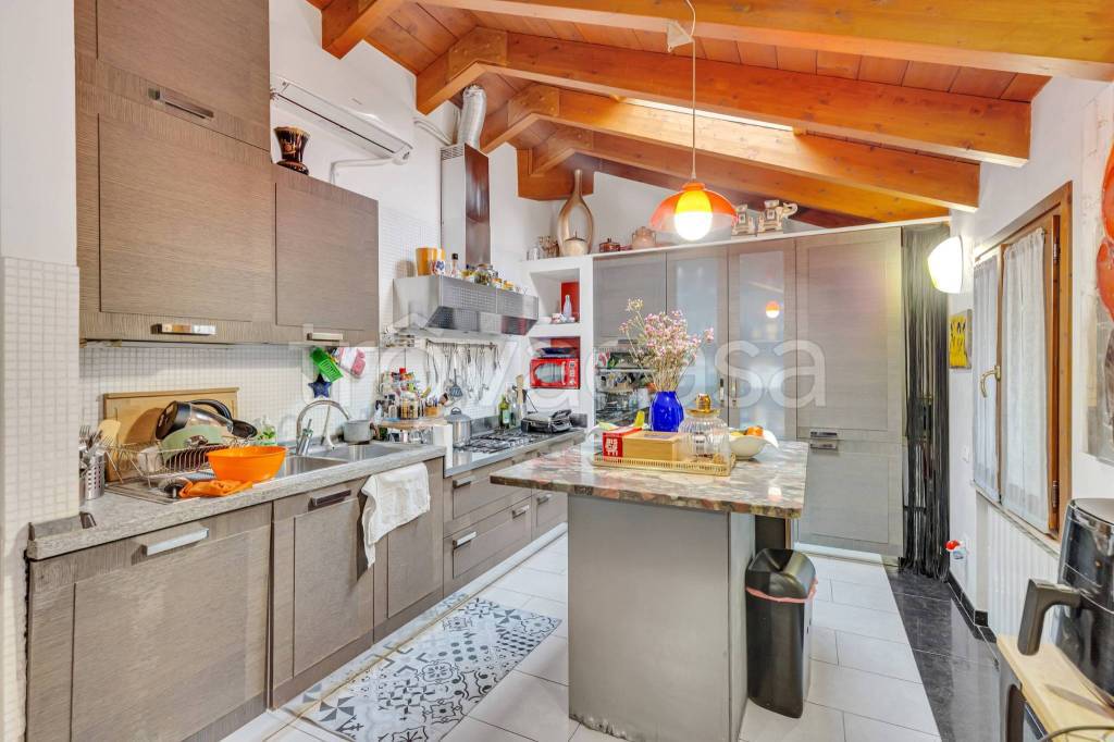 appartamento in vendita a Milano in zona Isola