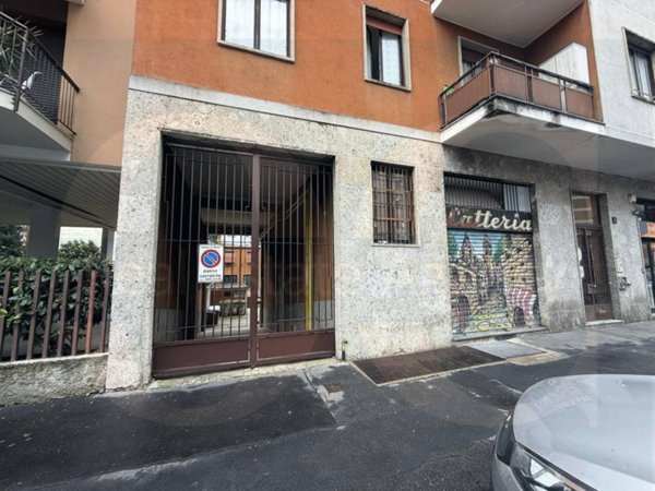 casa indipendente in vendita a Milano in zona Baggio