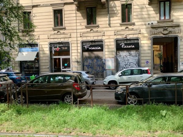 negozio in vendita a Milano in zona Porta Romana