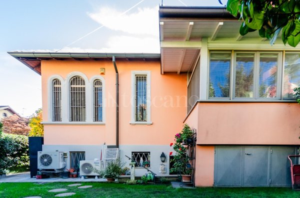 casa indipendente in vendita a Milano in zona Isola