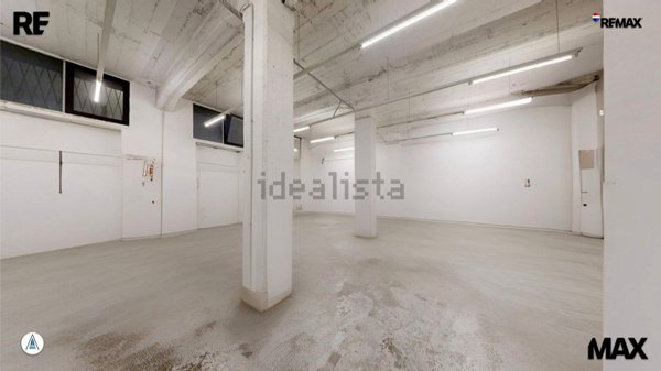 ufficio in vendita a Milano in zona Porta Genova