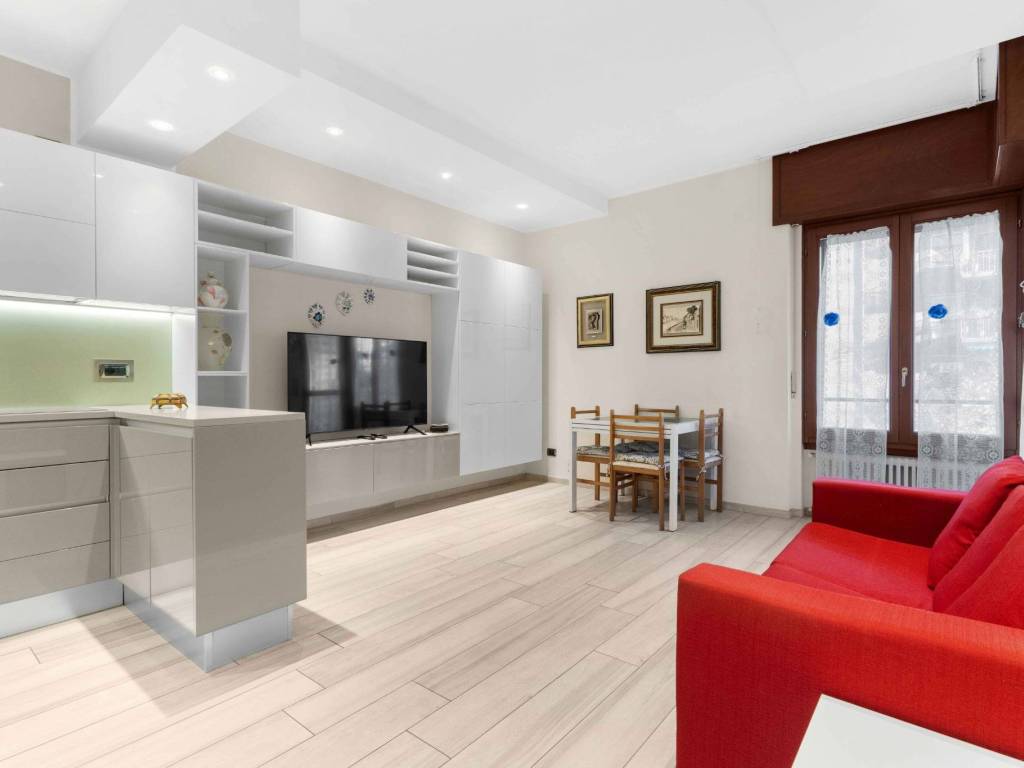 appartamento in vendita a Milano in zona Famagosta
