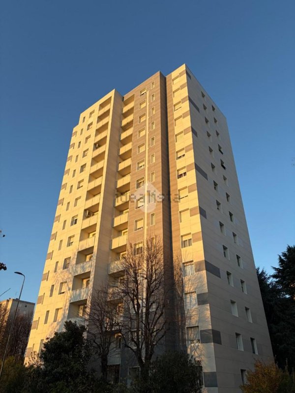 appartamento in vendita a Milano in zona Gallaratese