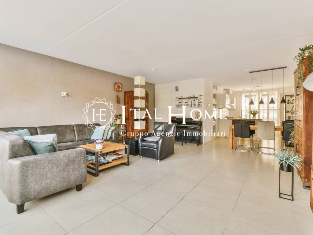 appartamento in vendita a Milano in zona Barona