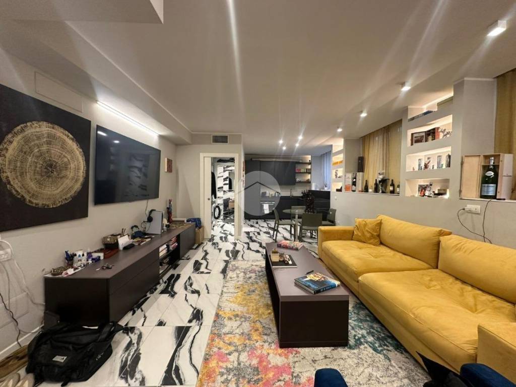 ufficio in vendita a Milano in zona Solari