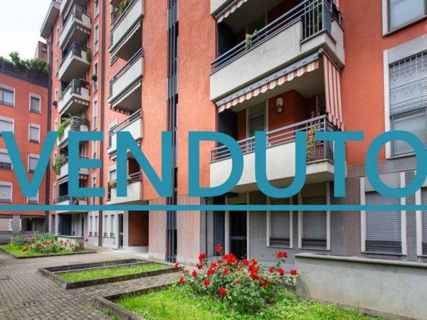 appartamento in vendita a Milano in zona Vigentino