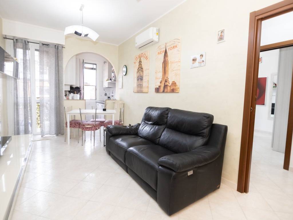 appartamento in vendita a Milano in zona Vigentino