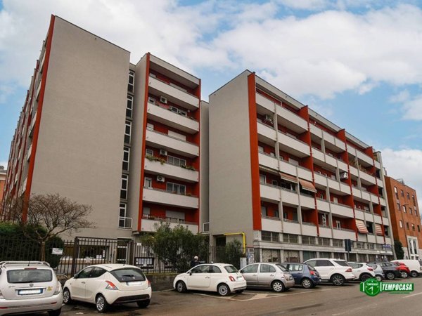 appartamento in vendita a Milano in zona Barona