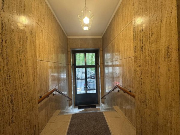 ufficio in vendita a Milano in zona Porta Venezia