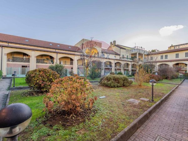 appartamento in vendita a Milano in zona Baggio