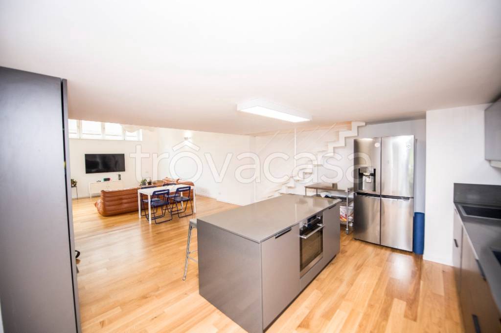 appartamento in vendita a Milano in zona Bocconi