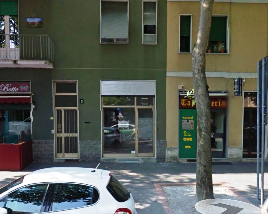 negozio in vendita a Milano in zona Quarto Oggiaro