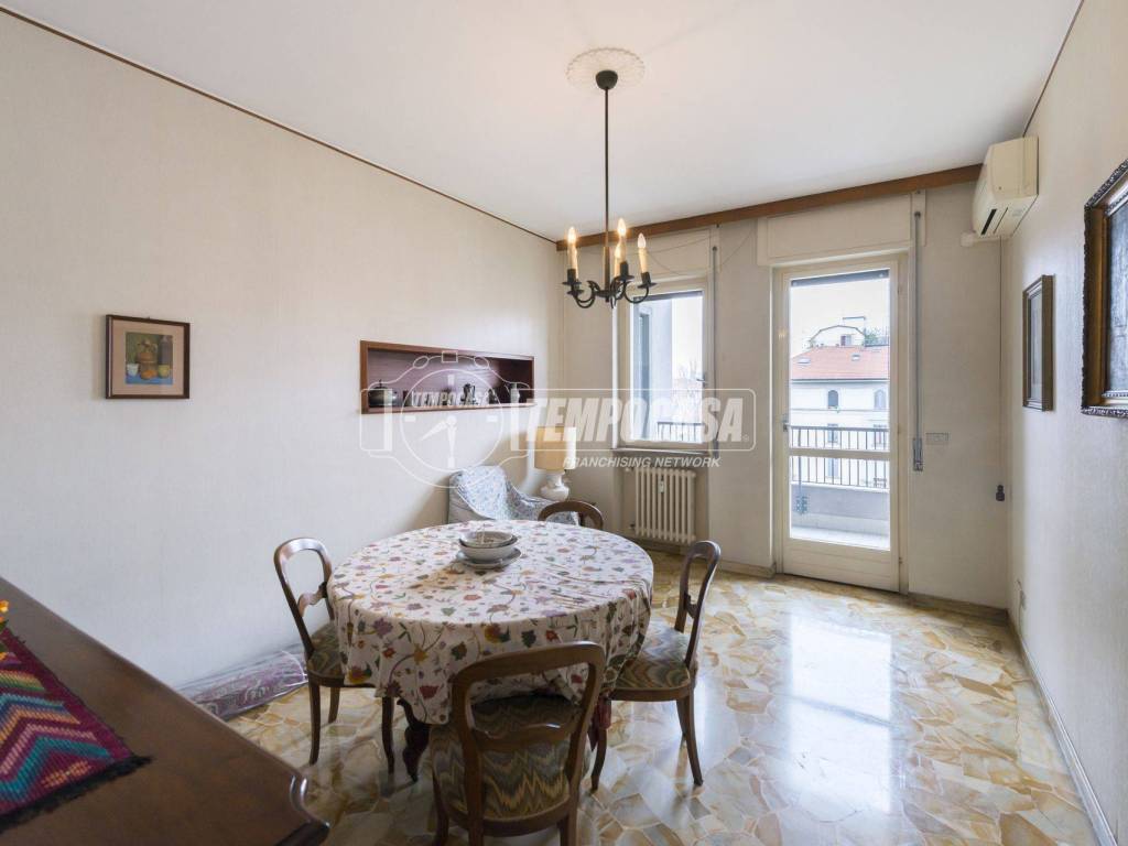 appartamento in vendita a Milano in zona Barona