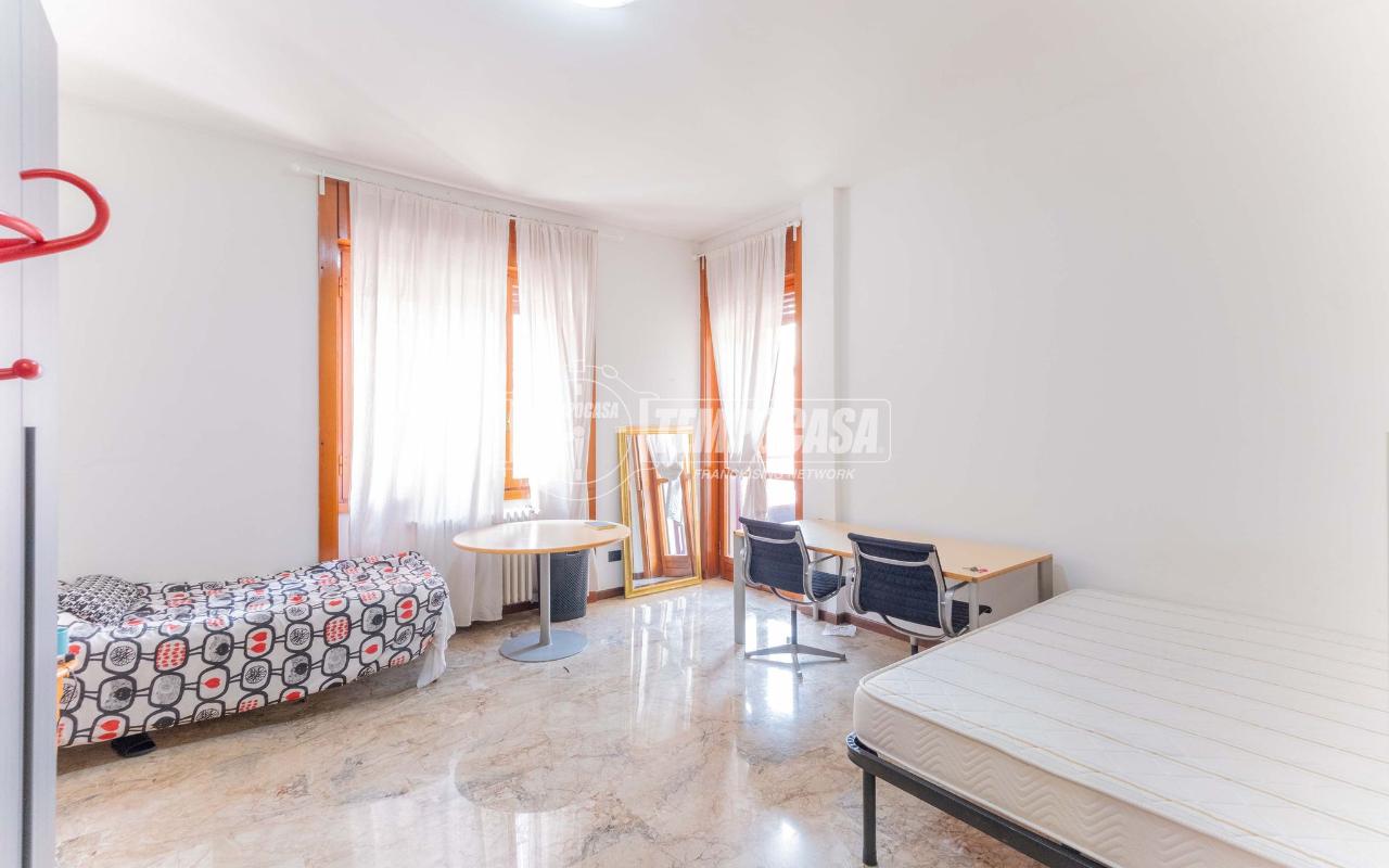 appartamento in vendita a Milano in zona Segnano